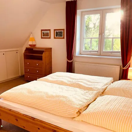 Dat-klinkerhus Holiday home Glowe
